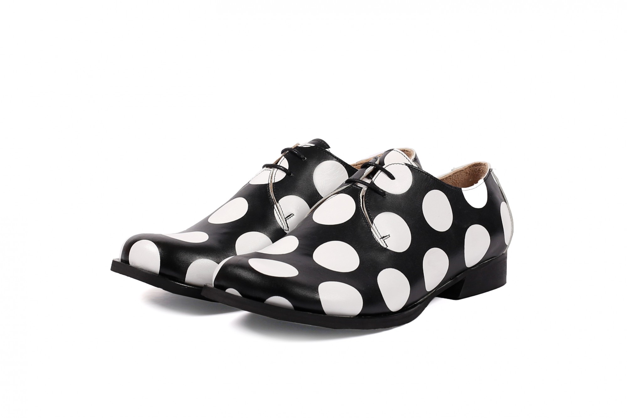 Polka dots oxford shoes wide